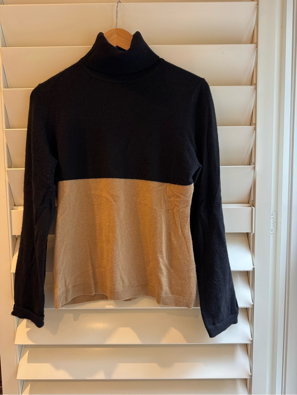 Garnet Hill womens cashmere sweater- Black and Camel Colorblock Turtleneck